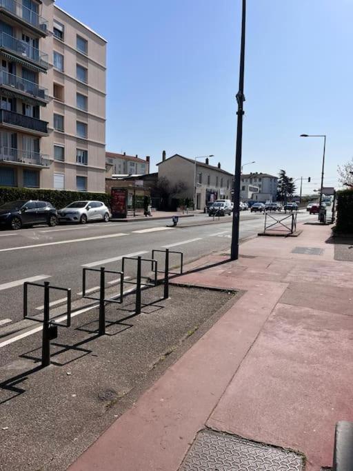 Le Pressense 2 Lägenhet Vénissieux Exteriör bild